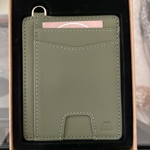 Andar | The Denner | Olive